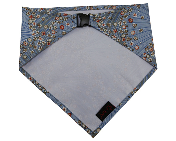 China Factory Hot Sale Pet Dog Bandana Kerchief Custom Triangle Dog Bandana Bibs With Buckle Closure Blue Floral Printed Bandanas Scarfs for Puppy Dog Cat Pet Accessories OEM for Wholesale