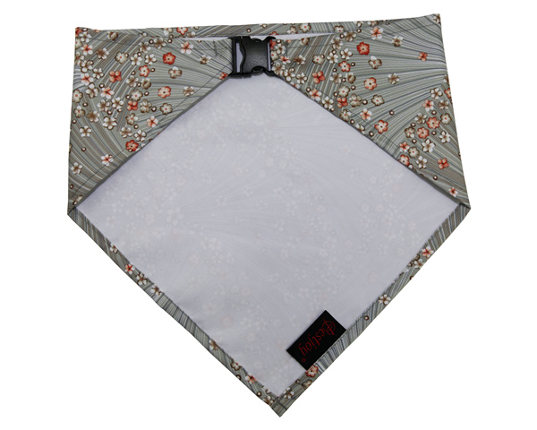 China Supplier High Quality Pet Dog Bandana Kerchief Custom Triangle Dog Bandana Bibs With Buckle Closure Grey Floral Printed Bandana Scarfs for Puppy Dog Cat Pet Accessories OEM Neckwear Wholesale